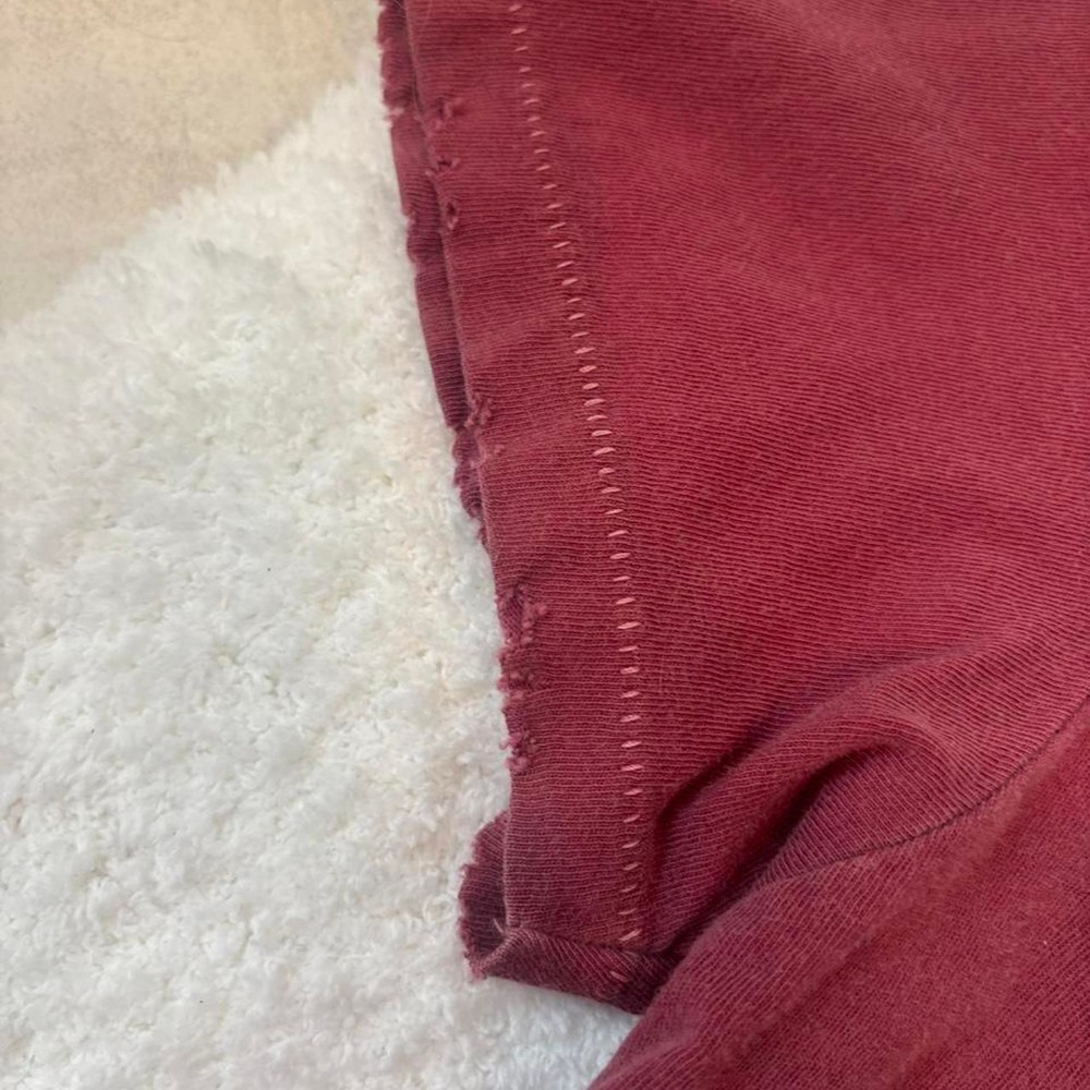 M22 burgundy distressed t-shirt - Picture 7 of 8